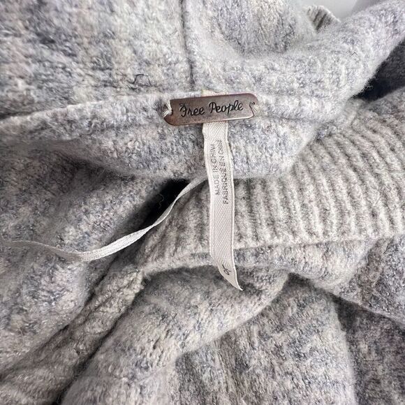 Free People Wool Blend V-neck Sweater womens Size Large Gray White Hooded - Picture 2 of 10